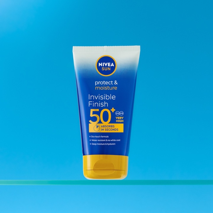 NIVEA SUN Protect & Moisture Invisible Finish balsam do opalania