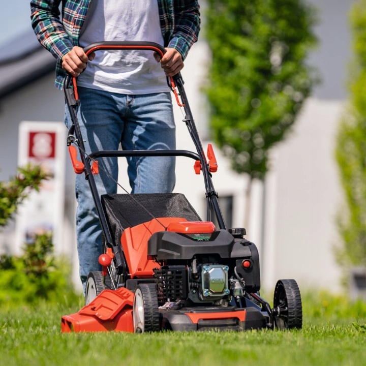 Kosiarka Spalinowa z Napędem 2 Noże Olej Scheppach MS200-51