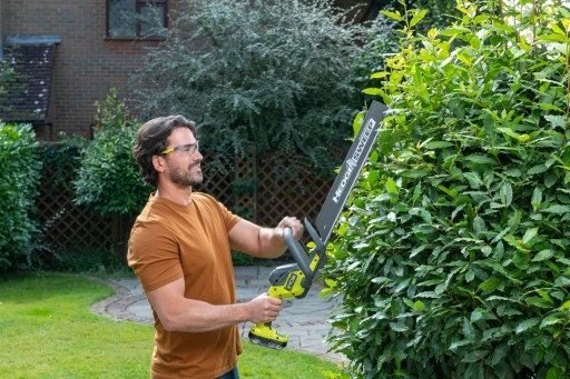 RYOBI NOŻYCE DO ŻYWOPŁOTU AKUMULATOROWE 18V SEKATOR 50CM HEDGESWEEP + 2AH