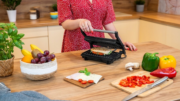 Opiekacz do kanapek panini grill toster sandwich 1000W 3 pozycje Teesa