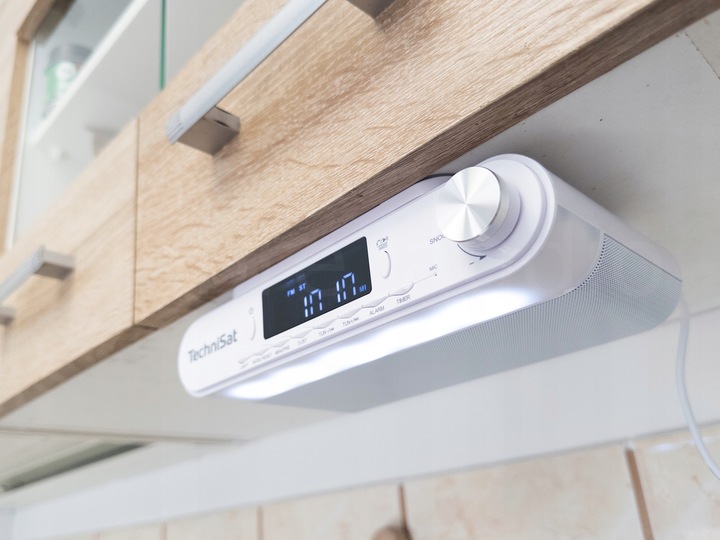 RADIO KUCHENNE PODWIESZANE PODSZAFKOWE BLUETOOTH FM LAMPKA LED