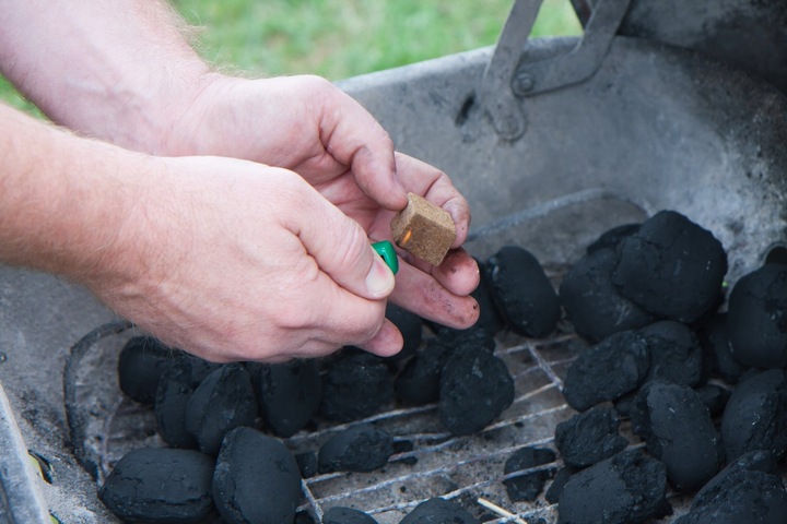PODPAŁKA DO GRILLA, 200 KOSTEK, BRĄZ ROZPAŁKA