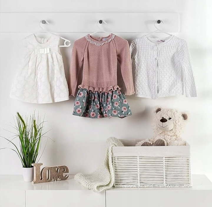 WIESZAKI DZIECIĘCE KOLOROWE NA UBRANIA ODZIEŻ UBRANIOWE DLA DZIECI 50