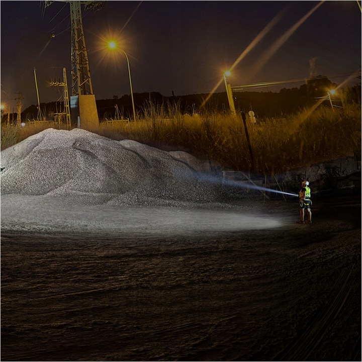 Latarka diodowa Fenix C7 3000lm 470m USB-C + Akumulator + Dodatki