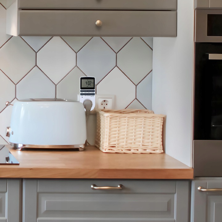 PROGRAMATOR CZASOWY WŁĄCZNIK WYŁĄCZNIK TIMER WYŚWIETLACZ LCD ZEGAR GNIAZDKO