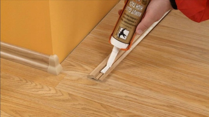 KLEJ Listwy Przypodłogowe Mamut Glue Biały 290ml