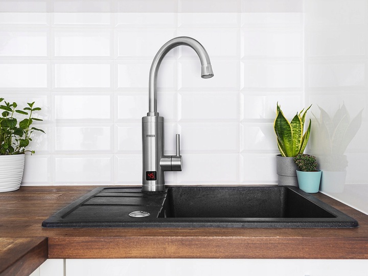 ELEKTRYCZNY PODGRZEWACZ WODY PRZEPŁYWOWY BATERIA KRAN OGRZEWACZ NOVEEN LED