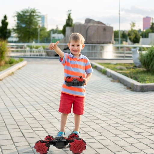 SAMOCHÓD ZDALNIE STEROWANY GESTAMI REKĄ 4X4 PILOT