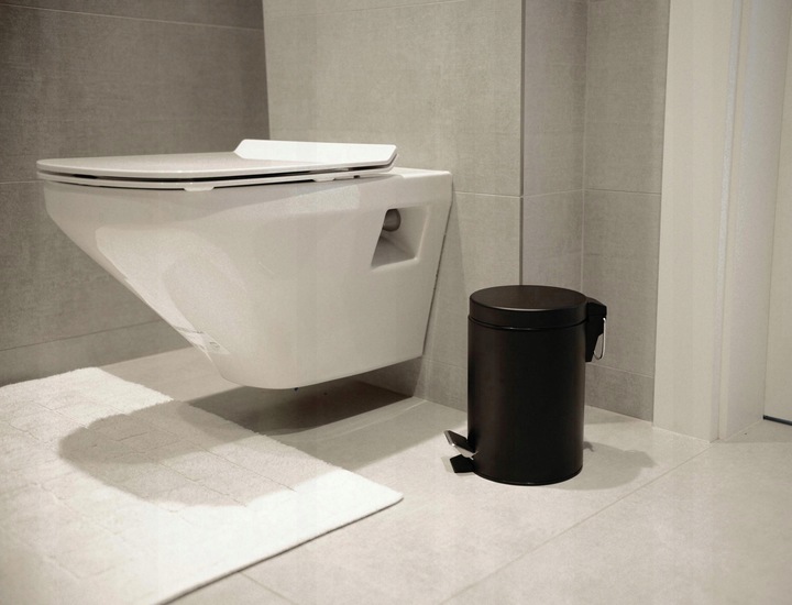 Kosz na śmieci Z PEDAŁEM OTWIERANIA do łazienki toalety WC czarny mat 3l