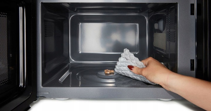 Kuchenka mikrofalowa HISENSE H20MOBP1HI 700W 20L Czarna 43.4 cm