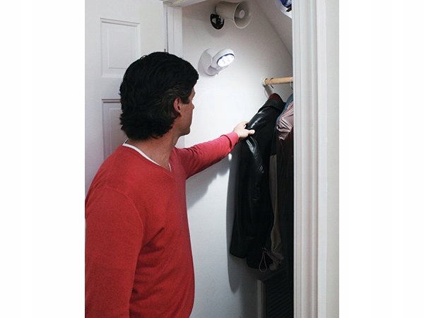 LAMPKA 7 LED BEZPRZEWODOWA Z CZUJNIKIEM RUCHU 360 LAMPA NOCNA NA BATERIE