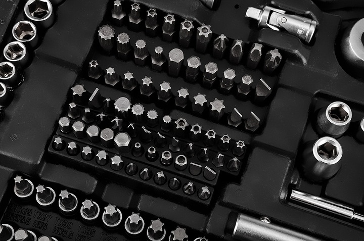 NEO TOOLS Zestaw Kluczy Nasadowych 220 el. 1/2" 3/8" 1/4" Walizka Stal CrV