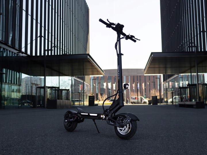 HULAJNOGA ELEKTRYCZNA TECHLIFE Q3 Z KONTROLĄ RODZIELSKĄ 1365W kukirin