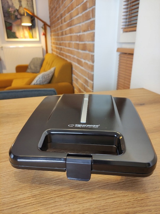 Opiekacz do kanapek Esperanza Parmigiano czarny 1000W