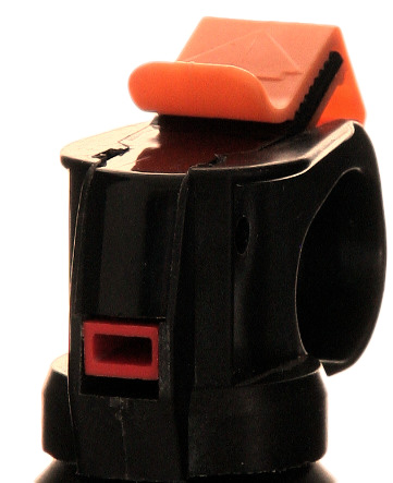 MOCNY GAZ PIEPRZOWY 330ml PREDATOR HPE