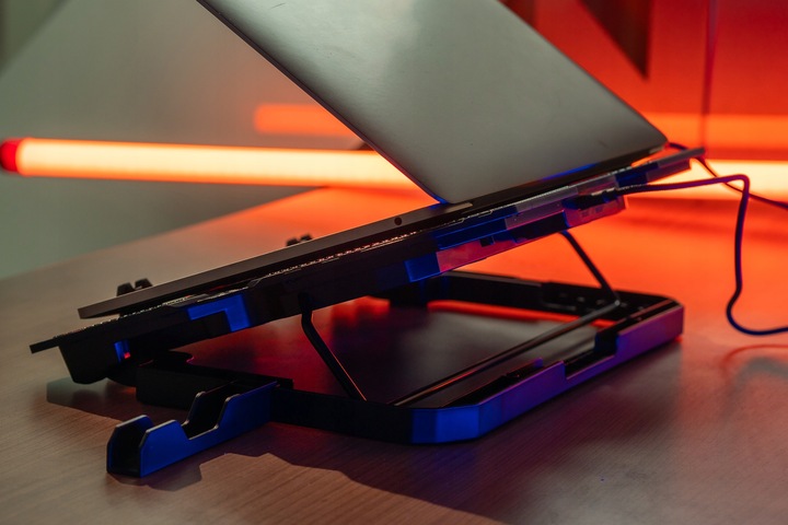 PODSTAWKA PODKŁADKA CHŁODZĄCA POD LAPTOPA 15,6' GAMINGOWA DUŻA LED HUB USB