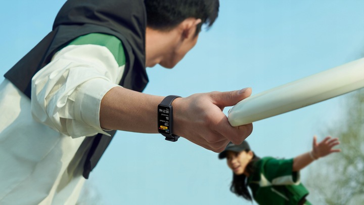 Smartwatch Huawei Band 8 różowy