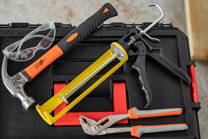 PISTOLET Wyciskacz do silikonów kartuszy klejów Solidny 18:1 Bauhus