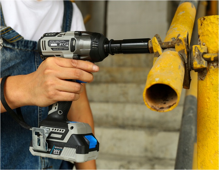 KLUCZ UDAROWY AKUMULATOROWY BEZSZCZOTKOWY 1/2'' KLUCZ DO KÓŁ 350Nm AKU