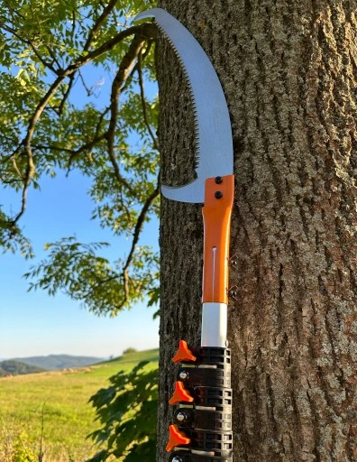 Piła z hakiem teleskopowym do cięcia gałęzi i drewna 5,5m KT-V1501-550