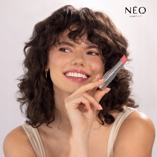 NEO MAKE UP Balsam do ust TRIPLE ACTION LIP BALM STICK GOT SWEET APRICOT 04