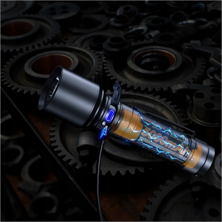 Latarka diodowa Fenix C7 3000lm 470m USB-C + Akumulator + Dodatki