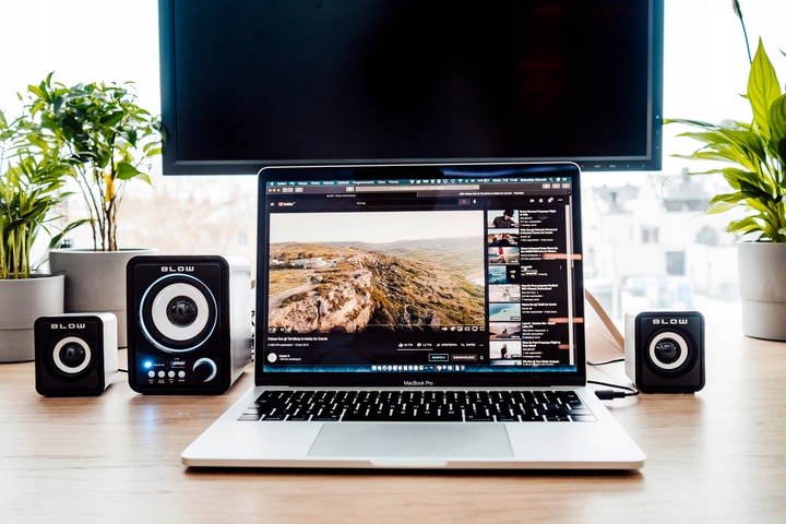 ZESTAW GŁOŚNIKÓW KOMPUTEROWYCH SUBWOOFER 2.1 USB SD AUX RADIO FM LED 11W