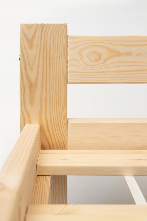 Łóżko sosnowe nielakierowane 80 cm x 200 cm ze stelażem