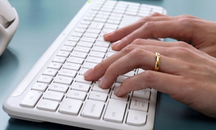 Zestaw LOGITECH Signature Slim Combo MK950 Biały