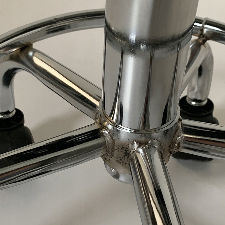 TABORET KRZESŁO STOŁEK Z KÓŁKAMI RONI CZARNY PODSTAWA CHROM SKÓRA PU