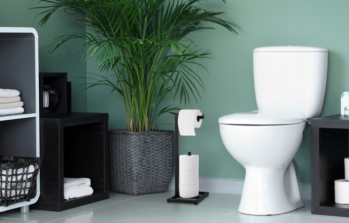 Stojak uchwyt na papier toaletowy do WC toalety czarny wieszak loft