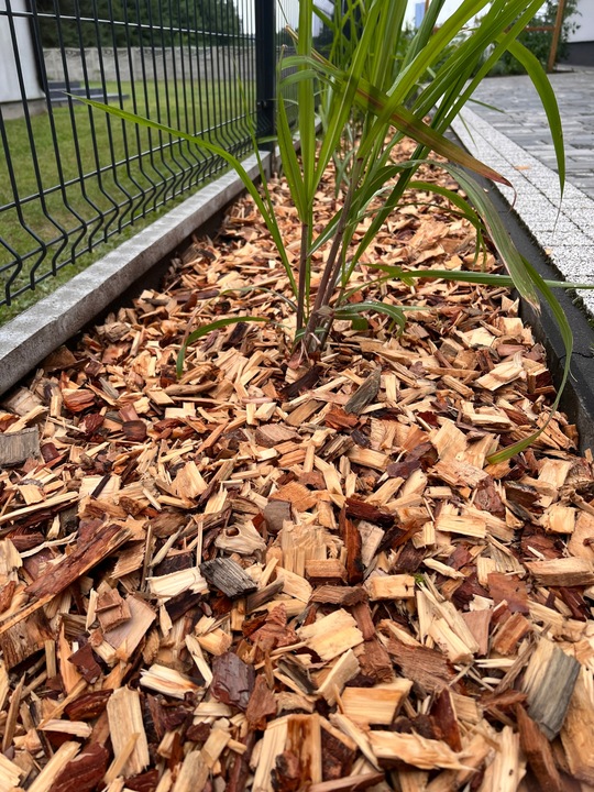 ZRĘBKA DRZEWNA NATURALNE MIX PODŁOŻE DO OGRODU 10 KG