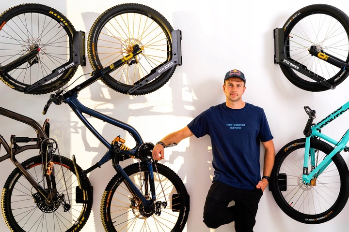 Stojak na rower Wieszak ścienny obrotowy Uchwyt RTR BIKES KRANKED TWIST