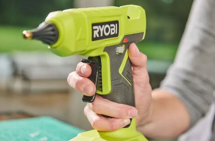 RYOBI Pistolet do klejenia ONE+ RGLU18-0 11mm