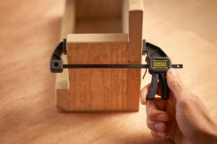 Ścisk automatyczny FatMax mały Stanley FMHT0-83231