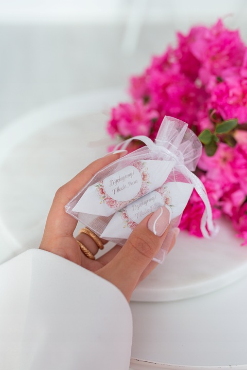 KRÓWKI NA ŚLUB CHRZEST KOMUNIĘ 1 KG Personalizowane krówki prezentowe