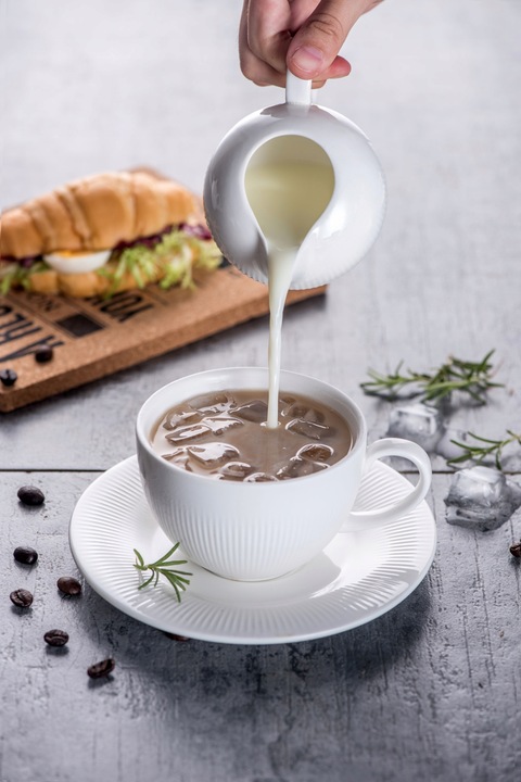 6x BIAŁE FILIŻANKI ZE SPODKAMI 350 ml, DO KAWY porcelanowe Tudor