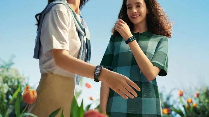 Smartwatch Huawei Band 8 różowy