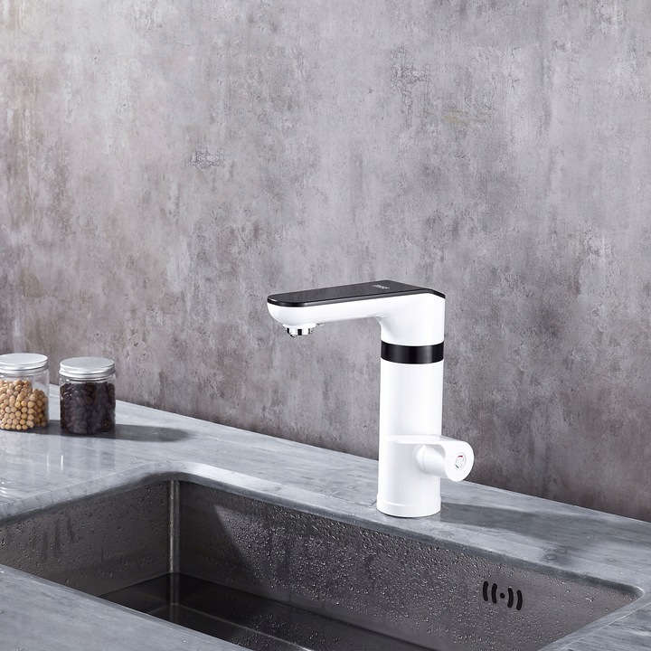 Przepływowy podgrzewacz wody kran Teesa bateria stojąca wyświetlacz LED