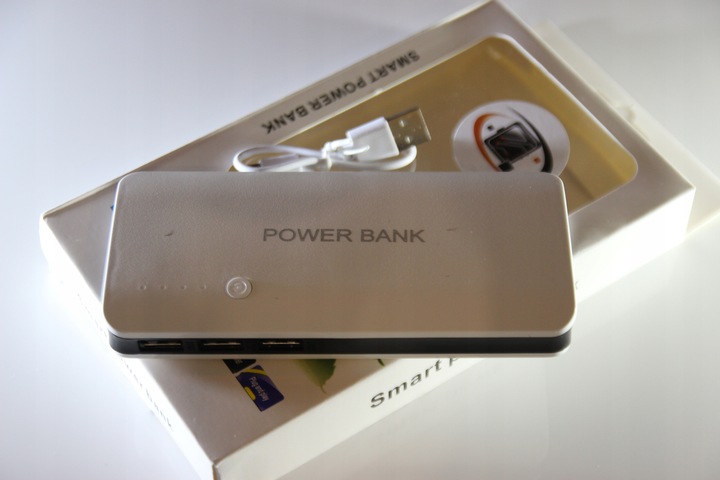 Power bank 50000mAh powerbank Wyświetlacz 3xUSB Latarka KOLORY SOLIDNY