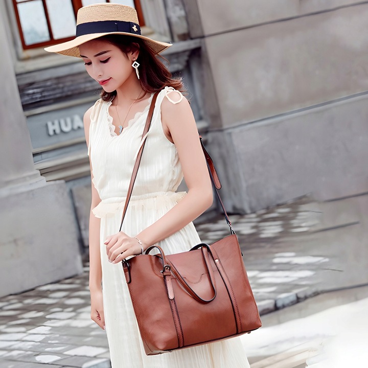 POJEMNA DAMSKA TORBA TOREBKA EKO-SKÓRZANA NA RAMIĘ BRĄZOWA