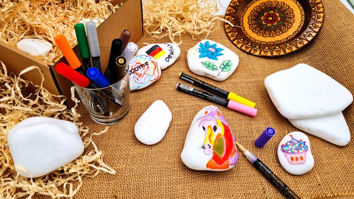 FLAMASTRY PISAKI AKRYLOWE DO RÓŻNYCH POWIERZCHNI 24 szt