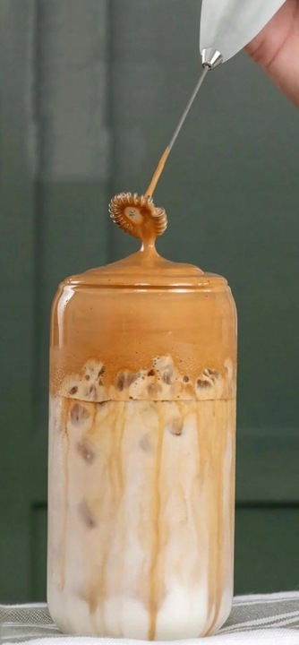 SPIENIACZ DO MLEKA KAWY ELEKTRYCZNY BEZPRZEWODOWY RĘCZNY UBIJAK