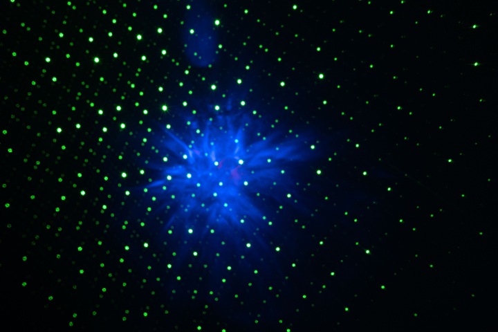 PROJEKTOR GWIAZD RZUTNIK LED LAMPKA NOCNA ASTRONAUTA DLA DZIECI NA PREZENT