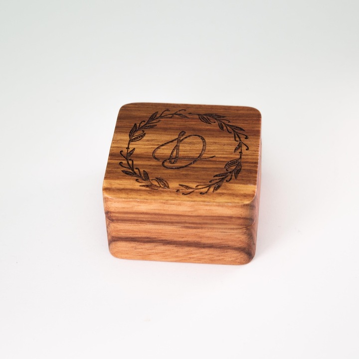 Ekskluzywne Drewniane Pudełko na Spinki do Mankietów z Grawerem