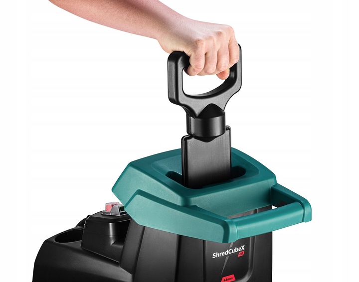 SAMOZASYSAJĄCY ROZDRABNIACZ DO GAŁĘZI Z KOSZEM 60 RĘBAK FREZOWY