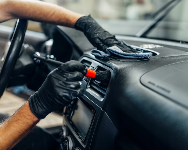 ADBL APC MOCNY UNIWERSALNY ŚRODEK CZYSZCZĄCY ZESTAW AKCESORIA MIKROFIBRA 1L