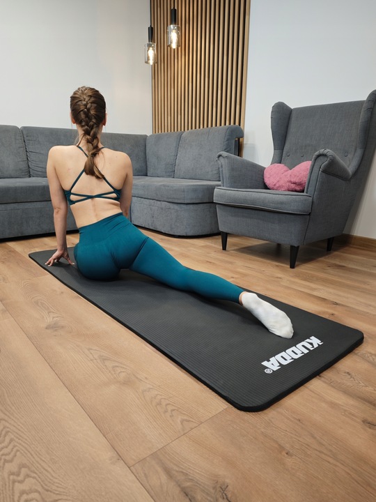Mata do ćwiczeń jogi gimnastyczna karimata gruba czarna 1,5CM / 15MM NBR