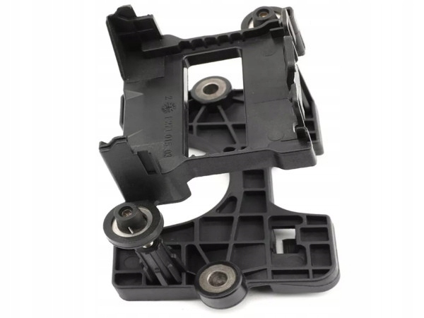 UCHWYT MOCOWANIE Przedniego RADARU VW PASSAT B8 SUPERB III 3V 2015-