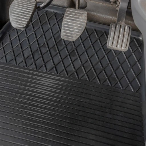 Wycieraczki samochodowe korytka z logo Performance